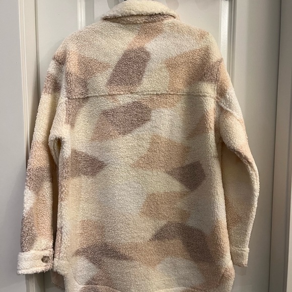 Gentle Fawn Beige and Cream Sherpa Jacket - Picture 2 of 4